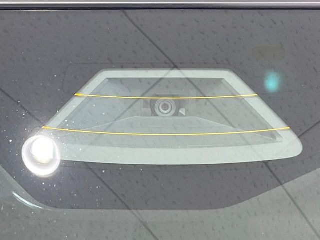 【スズキ　セーフティサポート】走行中に前方の車両等を認識し、衝突しそうな時は警報とブレーキで衝突回避と被害軽減をアシスト。より安全にドライブをお楽しみいただけます。