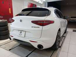 現在のローン金利は通常ローン3.95％または残価設定3.5％でご案内中です。ローンをご希望の際はお気軽にお申しつけ下さい。