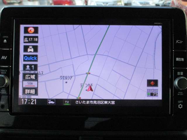 ディーラーオプション9インチメモリーナビ付きです！操作もわかりやすく、目的地検索もラクラクです！