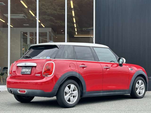 みなさまのお車選びのお手伝いをさせてください！スタッフ一同心よりご来店、お問い合わせをお待ちしております！　TEL　092ー962ー9051