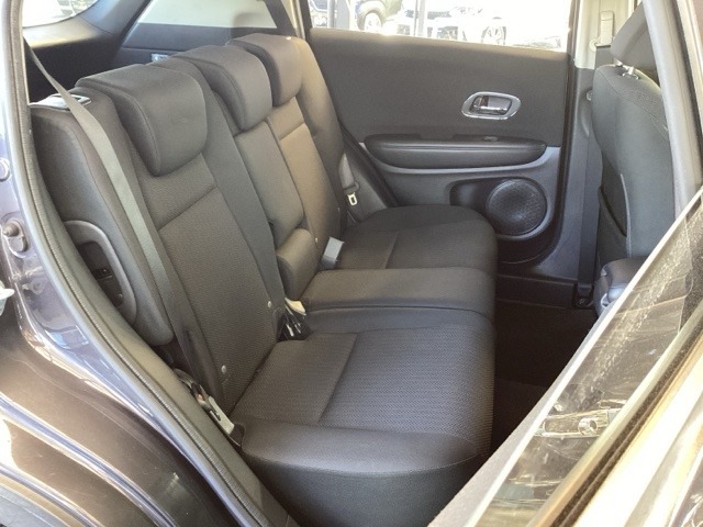 シート表皮は専用のクリーナーできれいにクリーニングしていて清潔です。