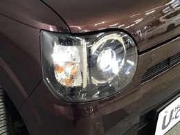 【HIDヘッドライト】夜道や雨天走行が明るく視界良好！！HID（ディスチャージ）ヘッドライト装備です！安心ドライブを楽しんで下さい♪明るいほうが、運転疲労を軽減できます♪