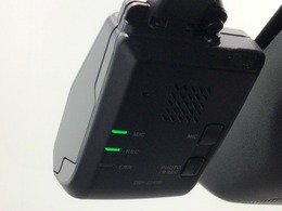 もしもの衝突の時、あなたの走行状態をしっかりと記録するドライブレコーダーも付いているので、万が一の時にも安心です。