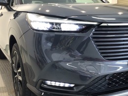 【LEDヘッドライト】ディスチャージヘッドライト（HID）と同等の明るさで、夜道や雨天走行が明るく視界良好！！　フォグライトも装備で、安心感さらにUPです♪安心ドライブを楽しんで下さい♪