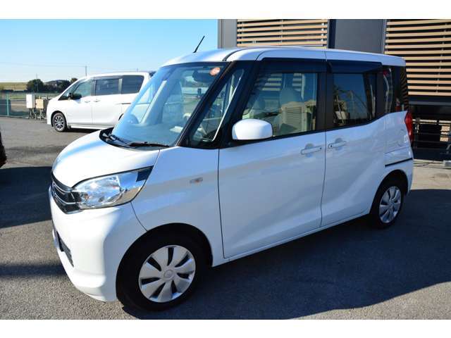 流山街道沿い！ブルーの看板が目印です。只今セール開催中！