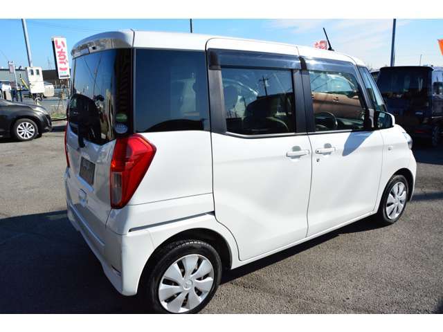 流山街道沿い！ブルーの看板が目印です。只今セール開催中！