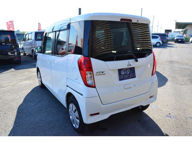 流山街道沿い！ブルーの看板が目印です。只今セール開催中！