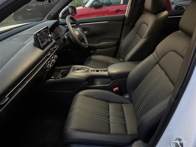 中古車にもボディーコーティング施工できます。一度ボディを磨いてから施工しますので、光沢のある綺麗な状態でお乗りいただけます。お気軽にご相談下さい。