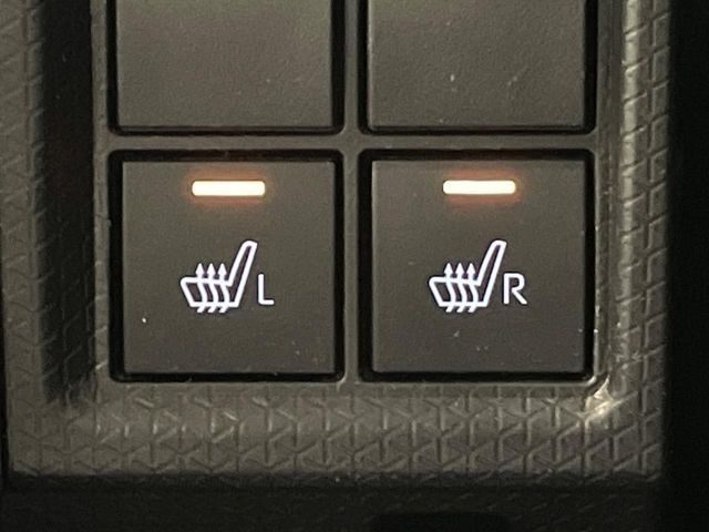 【シートヒーター】寒い日に重宝するシートヒーター！エアコンより早く温まってくれるので寒がりの人も安心ですね♪エアコンの温風は乾燥するから苦手、という方にもをおすすめです。