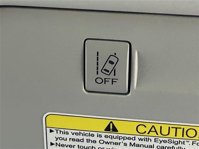 【　レーンアシスト　】走行中に居眠り・わき見等で不意に車線を横切った場合、警報やハンドルへの振動などで危険を教えてくれます♪