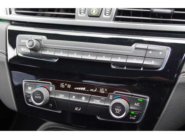ご遠方の場合でも、下取り車両の金額を概算でお出しすることは可能でございます。車検証をお手元に、走行距離をご確認の上お問い合わせくださいませ。