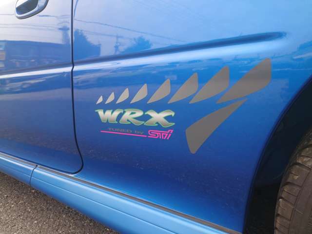 当個体は‘97WRC優勝を祝して製作された『Vリミテッド』(1000台限定)　色はソニックブルーマイカのみ。
