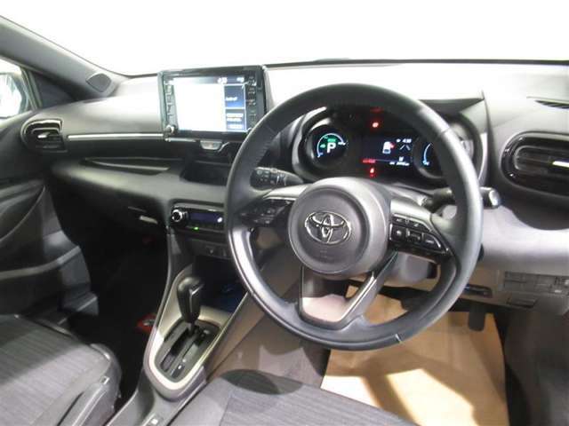 見通しのよいすっきりとした視界で、誰でも運転しやすいです。運転のしやすさは疲れにくさにも繋がりますよ♪