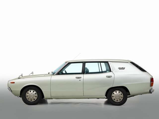 このモデルはC110型と言われ、スカイラインの4代目として君臨1972年から1977年まで生産されました。このC110型から海外展開されたようです。