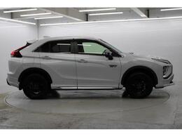 大好評のボディコーティング「ハイモースコート」もご納車までに施工可能。雨染みや線傷など中古車だからと諦めていませんか？ピカピカの状態でお乗り出しいただけます。