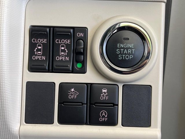 【両側パワースライドドア】スマートキーや運転席のスイッチで後席両側スライドドアの開閉が可能♪電動だから力を入れてドアを開ける必要が無く、小さなお子様でも簡単に開け閉めでき快適です♪