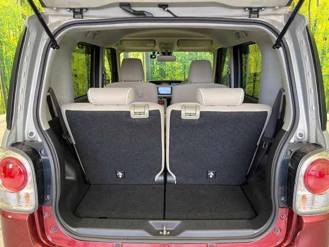 普段のお買い物や通勤、送迎等に十分な荷室スペースを確保しております。セカンドシートを倒すと、大きな荷物の積載も可能です♪