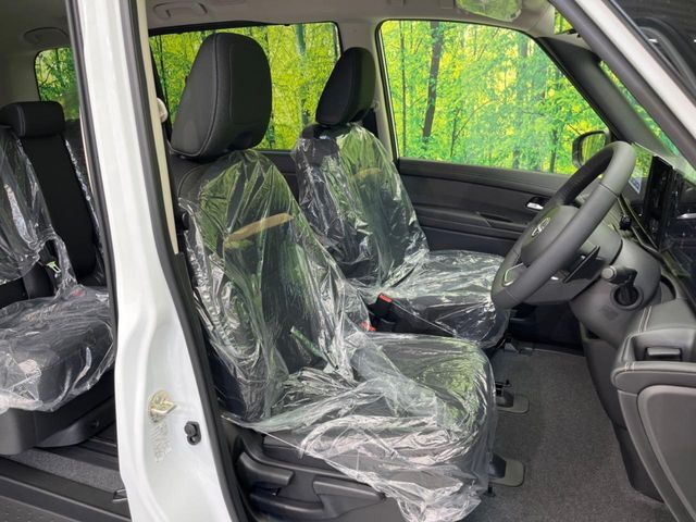 もちろん車内はキレイです♪よりクリーンな状態をキープしたいお客様には『ナノゾーンコート』がおすすめ！新型コロナウイルス対策や、除菌・消臭に効果を発揮し多くの方にご好評いただいております。
