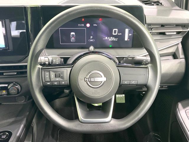 【ステアリングスイッチ】運転中、前方から目線をそらすことなく、オーディオ等の操作が可能な便利機能！安心＆快適なドライブを演出してくれます♪