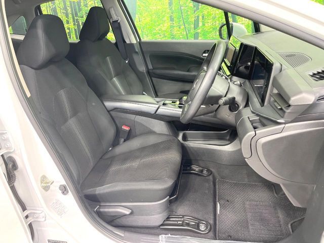 運転席シート廻りは使用感も少なく、良好な状態となっています。丁寧に使われていたことがよくわかりますね。
