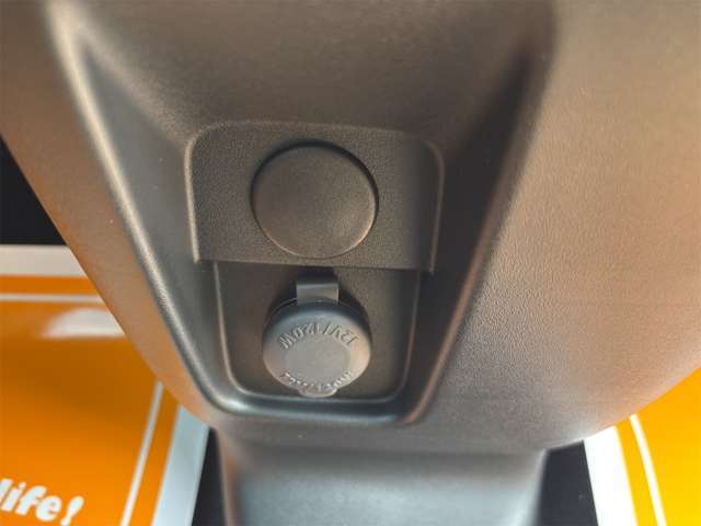 ★ご購入後も安心！カミタケモータースの安心長期保証I★　　★カミタケモータースの在庫車には全て新車登録から5年間と3年間の保証がついております★　　★お車に不調がございましたら、何でもご相談下さいませ★