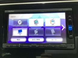 ナビゲーションはフルセグTV、Gathers純正メモリーナビを搭載しています。Bluetoothオーディオ機能がありますので、スマートフォンなどの音楽も再生できます。