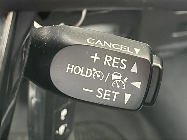 気になる車はすぐにお問い合わせください！右のカーセンサー専用無料ダイヤルから、専門スタッフがお車のご質問にお答えいたします！