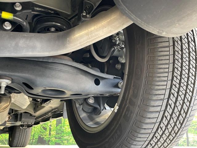お車を安心してお乗りいただく為には、足回りの定期点検が欠かせません。サービスサポート（有償保証）では無料点検もご提供しており、安心のカーライフをお過ごしいただけるサポート体制が整っています。