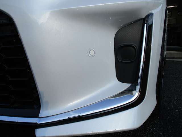 ライトのくすみや小さな傷など、くすんだレンズもある程度まで綺麗に復活します♪お車のライトが気になる方はお気軽にご相談下さいね♪