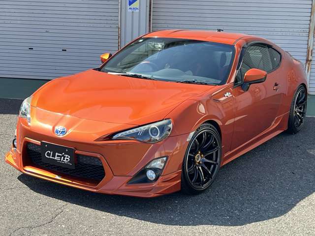 小傷はありますが気になる大きな傷、凹みは御座いません