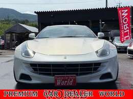 平成27年式（15y）フェラーリFF　DCT　4WD！正規ディーラー車！左ハンドル！LEDカーボンステアリング！カーボンドライビングゾーンPKG！フロント、リアリフティング付！