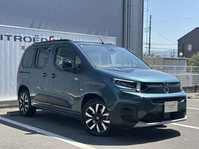 「Berlingo MAX XTR Launch edition BlueHDi 」専用装備　『専用エアバンプカラーアクセント』
