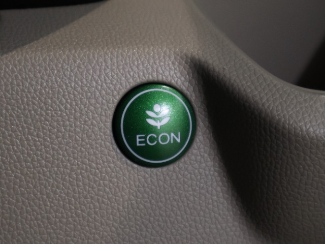 ECONスイッチの効果とあなたの運転で、クルマと力をあわせ「燃費向上＝ガソリン代の節約＝CO2 削減」のチャレンジをお楽しみください。