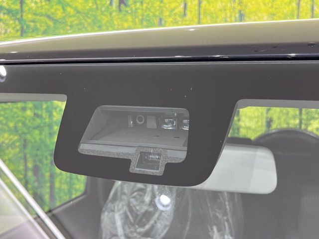 【スズキ　セーフティサポート】走行中に前方の車両等を認識し、衝突しそうな時は警報とブレーキで衝突回避と被害軽減をアシスト。より安全にドライブをお楽しみいただけます。