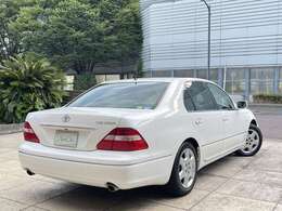 旧車・ネオクラシックカーの「専門知識」「保有在庫」の豊富さから多くのメディアより取材協力のご依頼を頂戴しております。ネオクラシックカーが初めてのお客様もご安心ください。自社の認証整備工場も完備です。