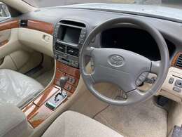 走行9000Km。ワンオーナー。ガレージ保管。内外装共に良好で目を見張るコンディションの個体です。禁煙車なので嫌なニオイもありません。