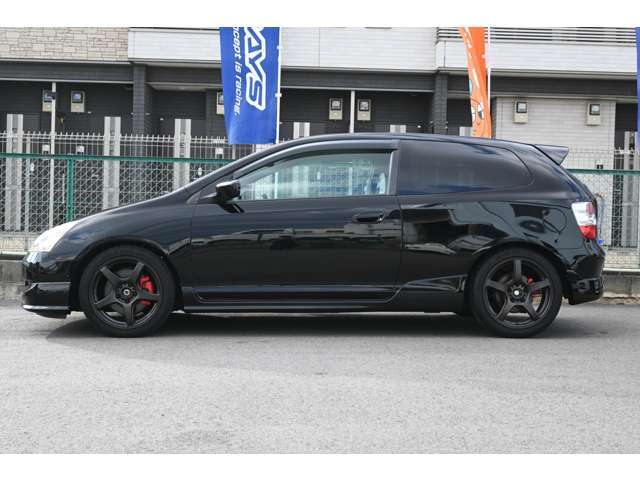 このカラーリングは目立ちまくりです☆