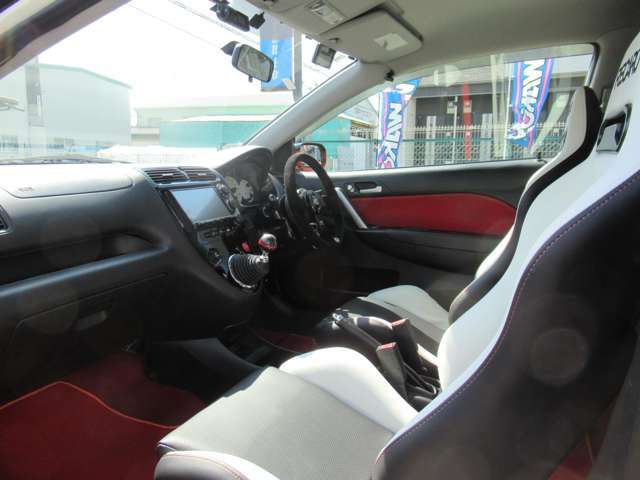 ダッシュボードやインパネ周りもキレイです！