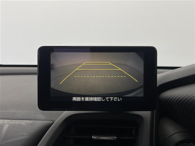 【バックモニター】後ろのカメラの映像をモニターに映し出すことができます！後方の見えない死角や、障害物との距離感をしっかり確認することができます！駐車が苦手な方におすすめです。