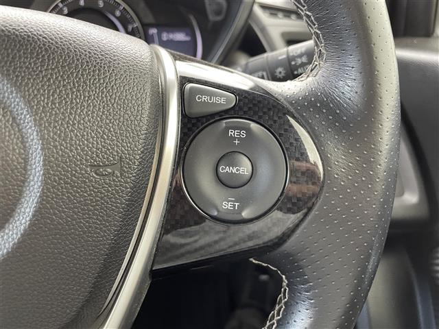 【クルーズコントロール】高速道路や自動車専用道路を走行中にドライバーが設定した速度で、アクセルペダルを踏まなくても、一定の車速で走行してくれます！