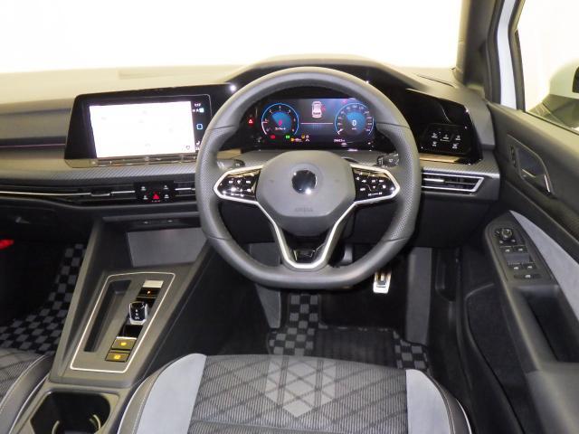 輸入車ならではの、細部まで作り込まれた、洗練されたデザインです。運転席からの視界は、店頭にてお客様ご自身の目でお確かめください.