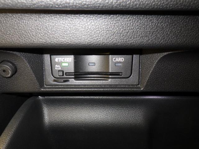 グローブボックス内にETCのスロットルがあります