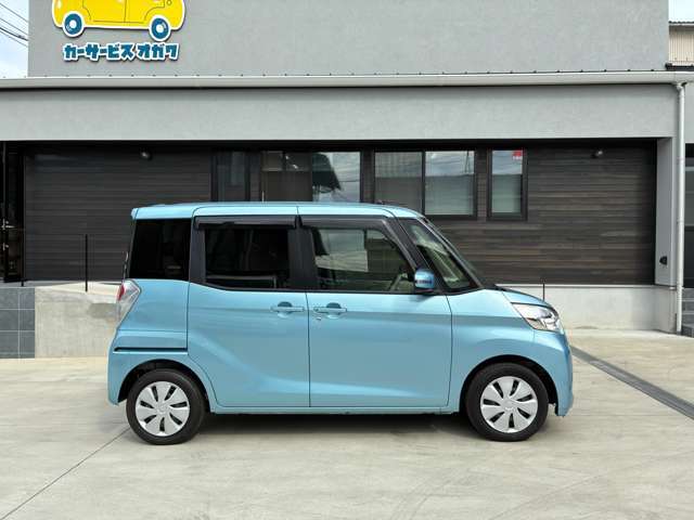 支払総額表示の場合は、『店頭納車に関わる際の全ての費用』です。県外（市外・遠い地域の方）のお客様には、県外登録費用、陸送費など別途費用がかかりますのでお気軽にお問い合わせ下さい。