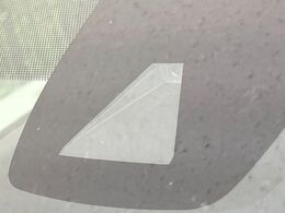 【トヨタセーフティセンス】走行中に前方の車両等を認識し、衝突しそうな時は警報とブレーキで衝突回避と被害軽減をアシスト。より安全にドライブをお楽しみいただけます。