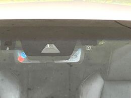 【トヨタセーフティセンス】走行中に前方の車両等を認識し、衝突しそうな時は警報とブレーキで衝突回避と被害軽減をアシスト。より安全にドライブをお楽しみいただけます。