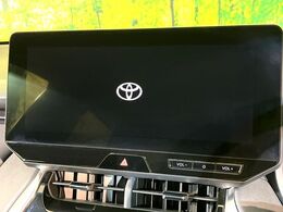 【ナビ機能付きディスプレイオーディオ】ナビ機能搭載の他、お持ちのスマートフォンと連携して、ナビやbluetoothでの音楽再生が可能です♪デザインはもちろん操作性も良好！