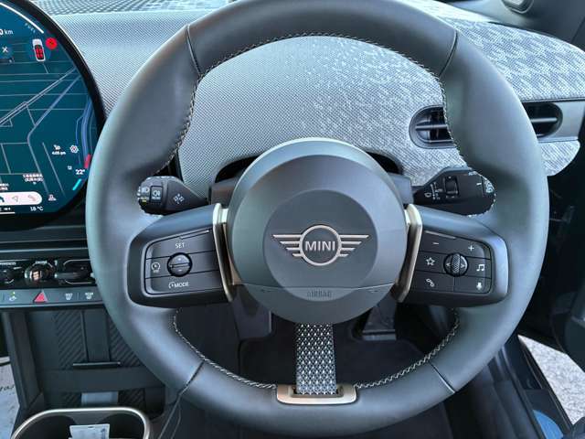 マルチファンクションステアリング