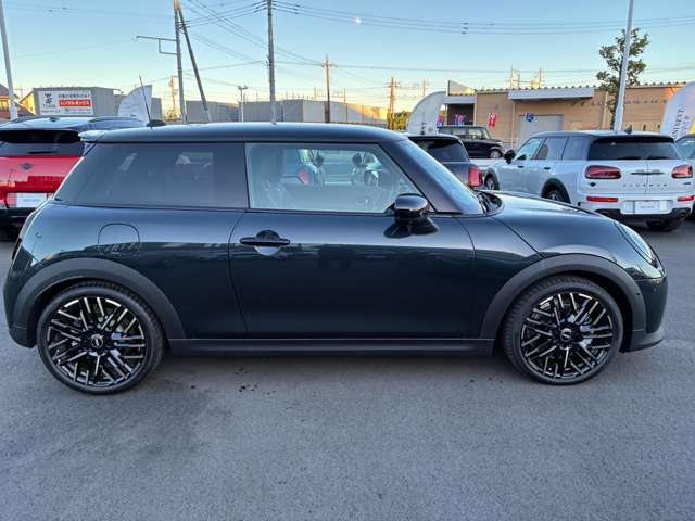 弊社ポリシーとして、全中古車、お忙しく実車確認できないお客様のために実車確認頂かなくとも安心して購入頂けれるクオリティを目指して仕上げております。