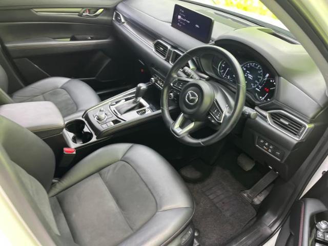 「この車の写真をもっと見たい」「状態が気になる」「この装備はついている？」どんな小さな疑問でもお気軽にお問い合わせください！