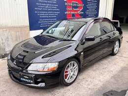 来店予約で成約を頂いたお客様には当店オリジナルの除菌消臭プランをプレゼント！車内の気になる臭いを解消するためにオゾン発生器を使用し、強力に除菌脱臭し二酸化塩素除菌消臭剤 SEAL OFFを使用して消臭します。